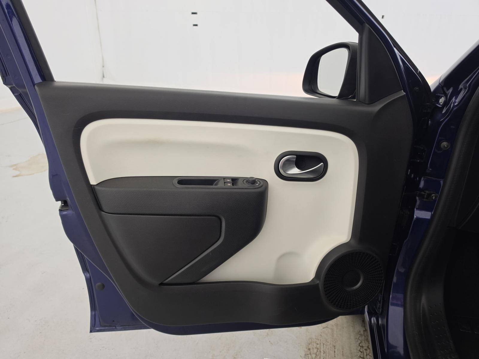 Vente en ligne Renault Twingo 3  0.9 TCe 90 au prix de 12 490 €