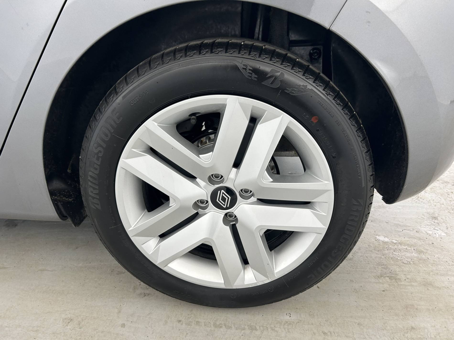 Vente en ligne Renault Clio 5 Clio TCe 90 au prix de 15 490 €