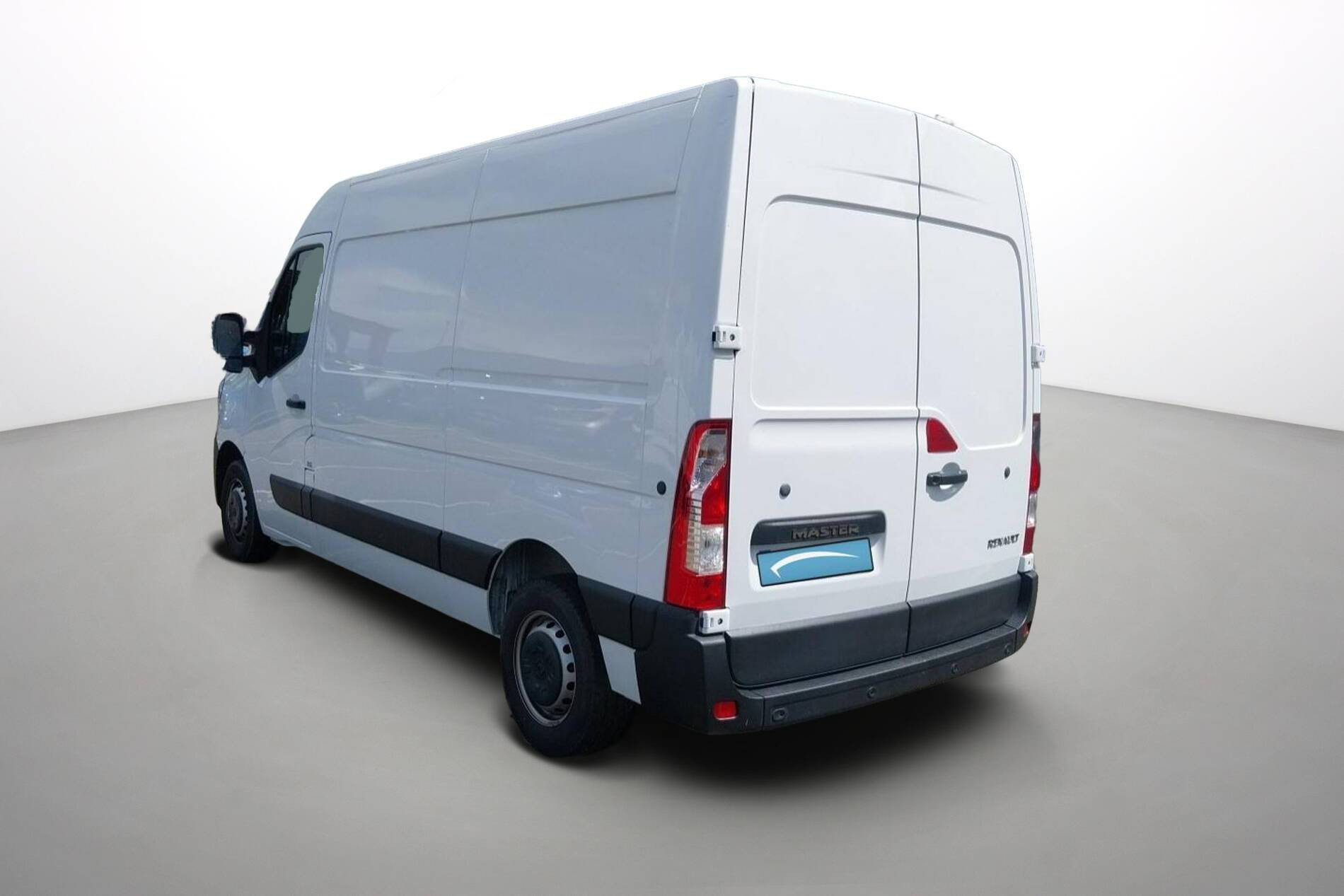 Vente en ligne Renault Master Fourgon MASTER FGN TRAC F3500 L2H2 BLUE DCI 135 au prix de 24 990 €