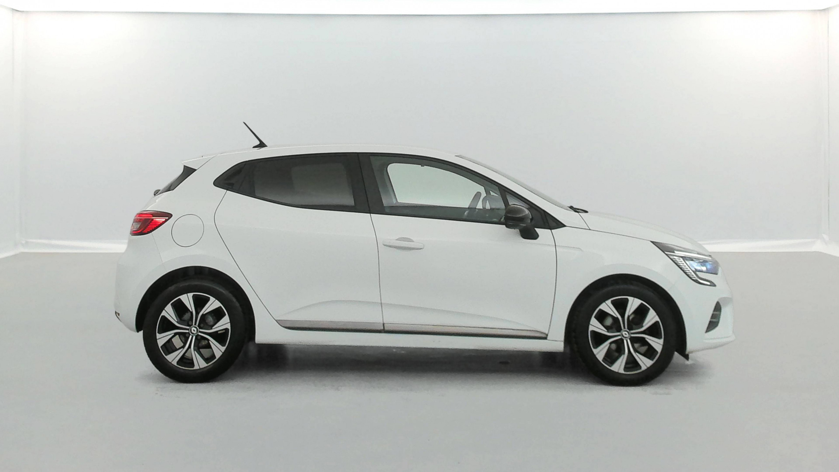 Vente en ligne Renault Clio 5 Clio TCe 90 au prix de 12 990 €