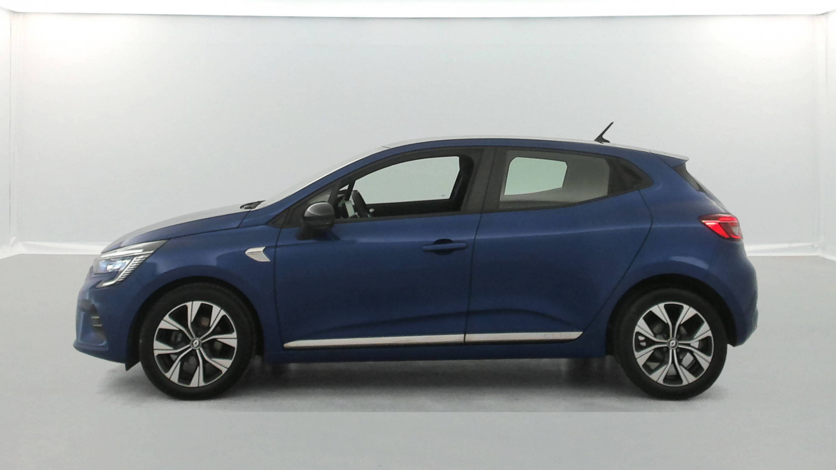 Vente en ligne Renault Clio 5 Clio TCe 90 - 21N au prix de 13 790 €