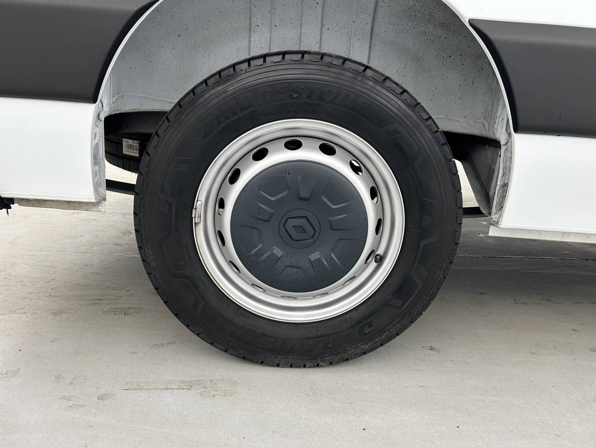 Vente en ligne Renault Master Fourgon MASTER FGN TRAC F3500 L2H2 BLUE DCI 135 au prix de 22 990 €