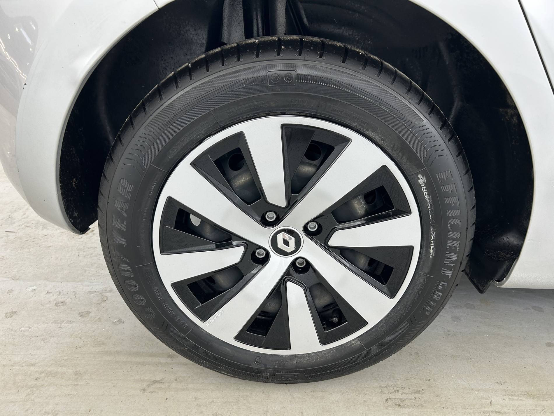 Vente en ligne Renault Clio 5 Clio TCe 90 au prix de 13 990 €