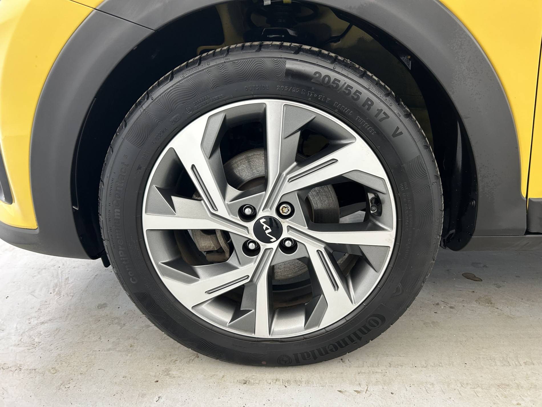 Vente en ligne Kia Stonic  1.0 T-GDi 120 ch MHEV DCT7 au prix de 17 500 €
