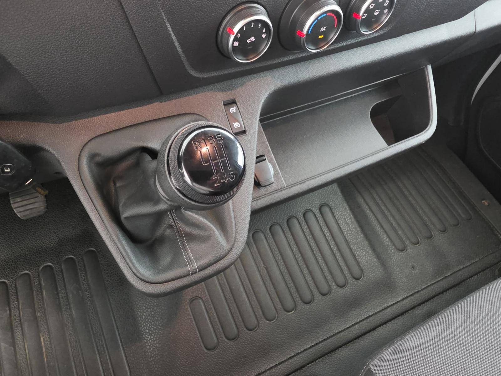 Vente en ligne Renault Master Fourgon MASTER FGN TRAC F3500 L3H3 BLUE DCI 135 au prix de 26 990 €