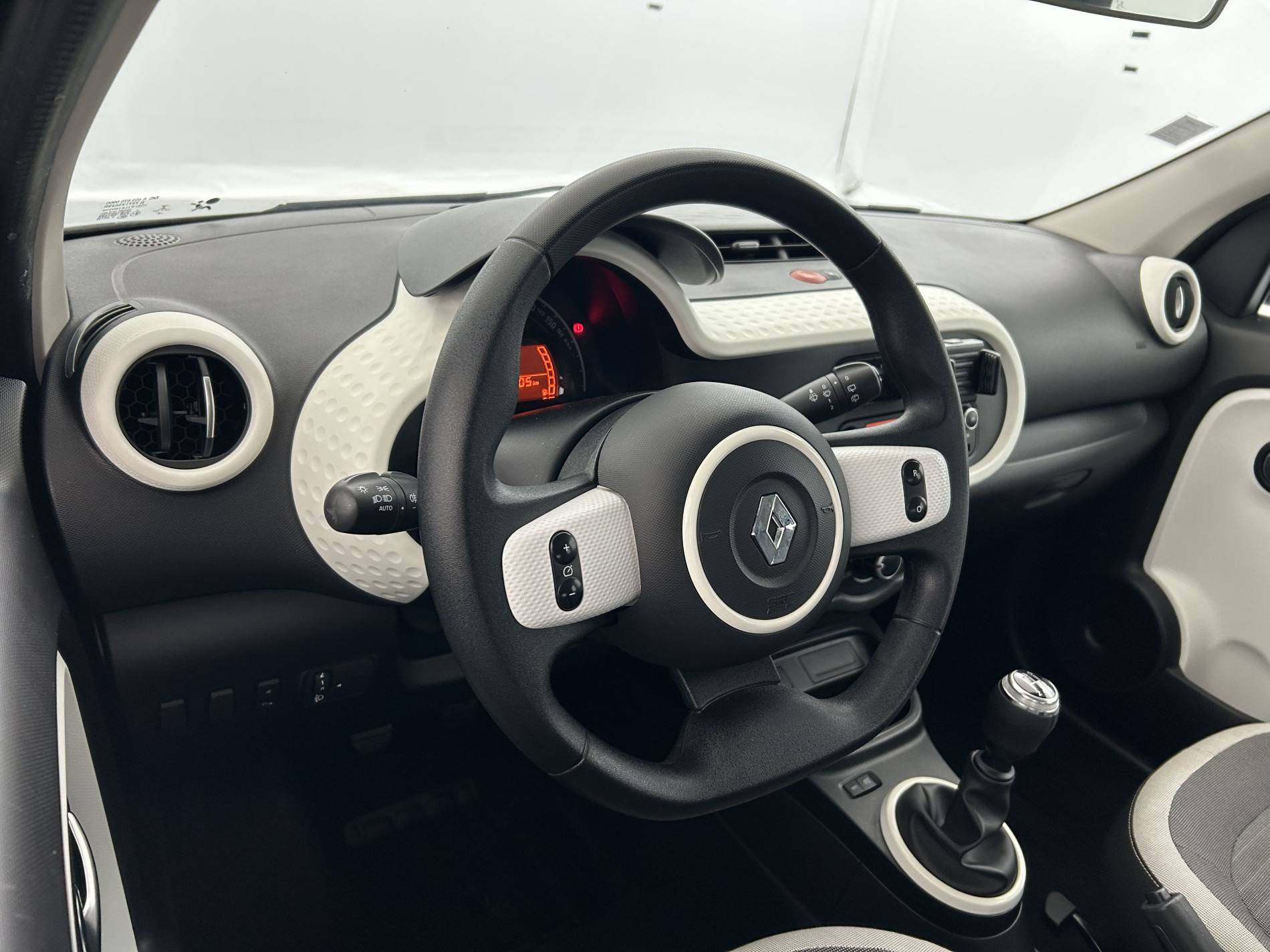 Vente en ligne Renault Twingo 3  SCe 65 - 21 au prix de 9 990 €