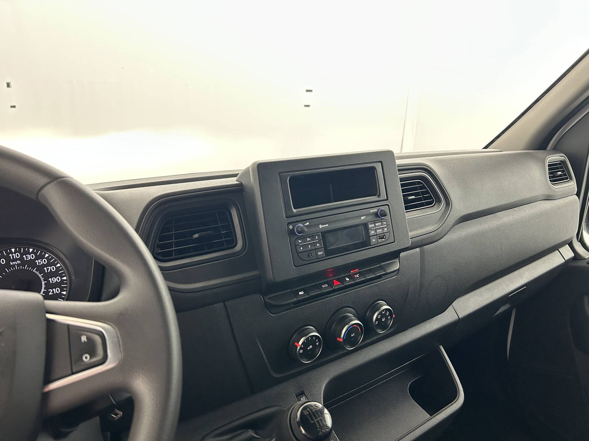 Vente en ligne Renault Master Fourgon MASTER FGN TRAC F3500 L2H2 BLUE DCI 135 au prix de 24 990 €