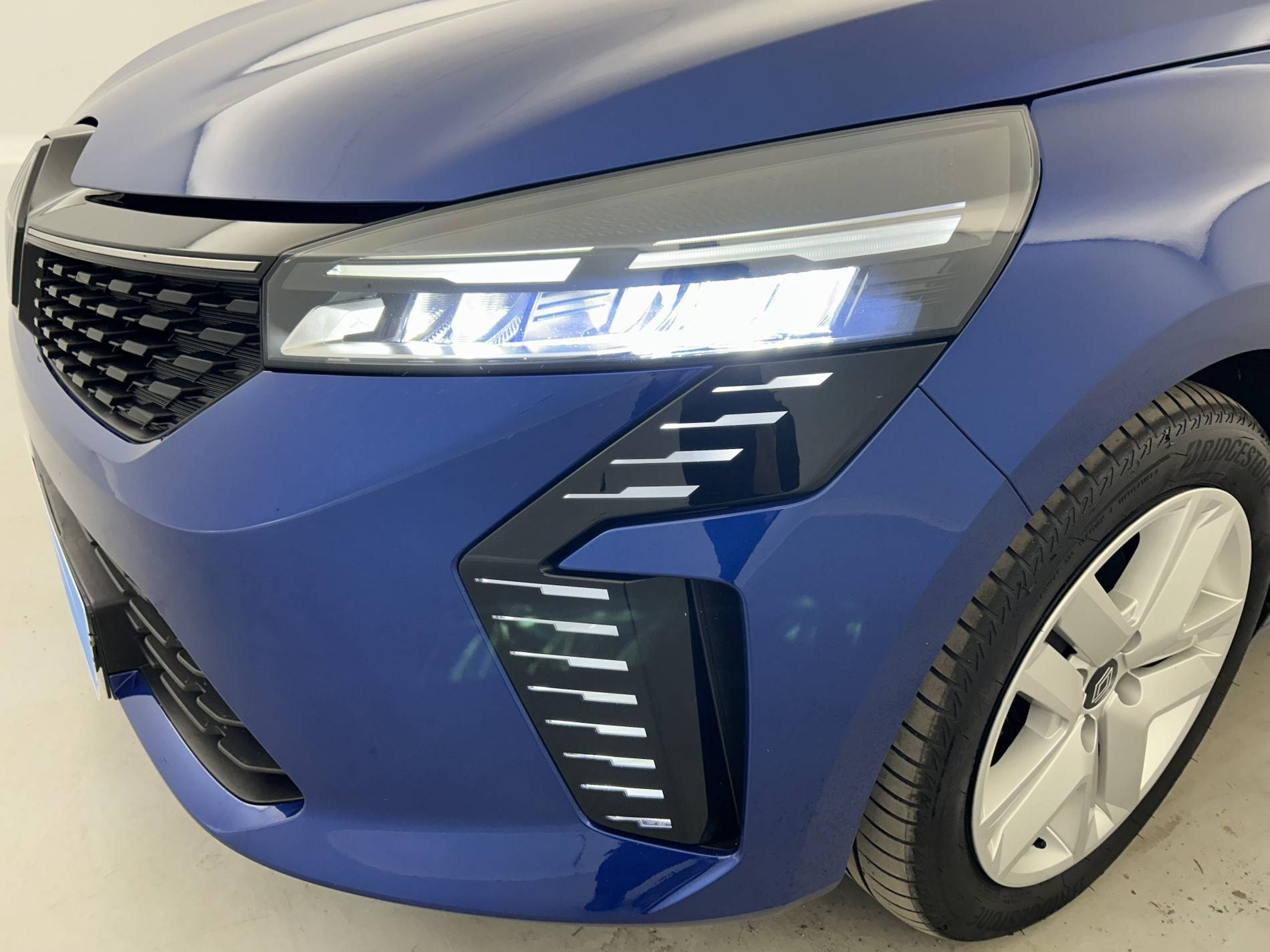 Vente en ligne Renault Clio 5 Clio E-Tech full hybrid 145 au prix de 19 800 €