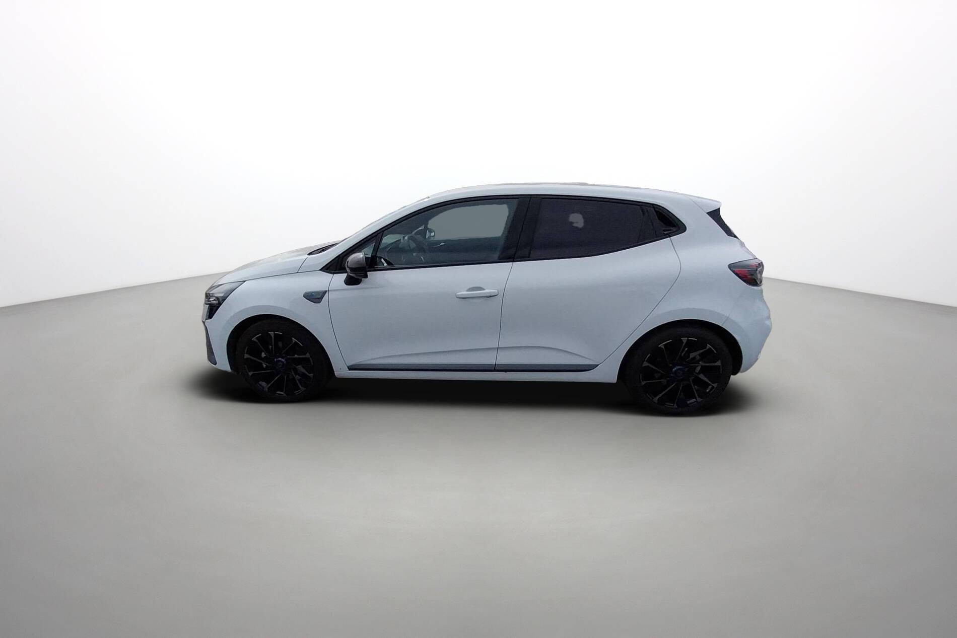 Vente en ligne Renault Clio 5 Clio E-Tech full hybrid 145 au prix de 20 500 €