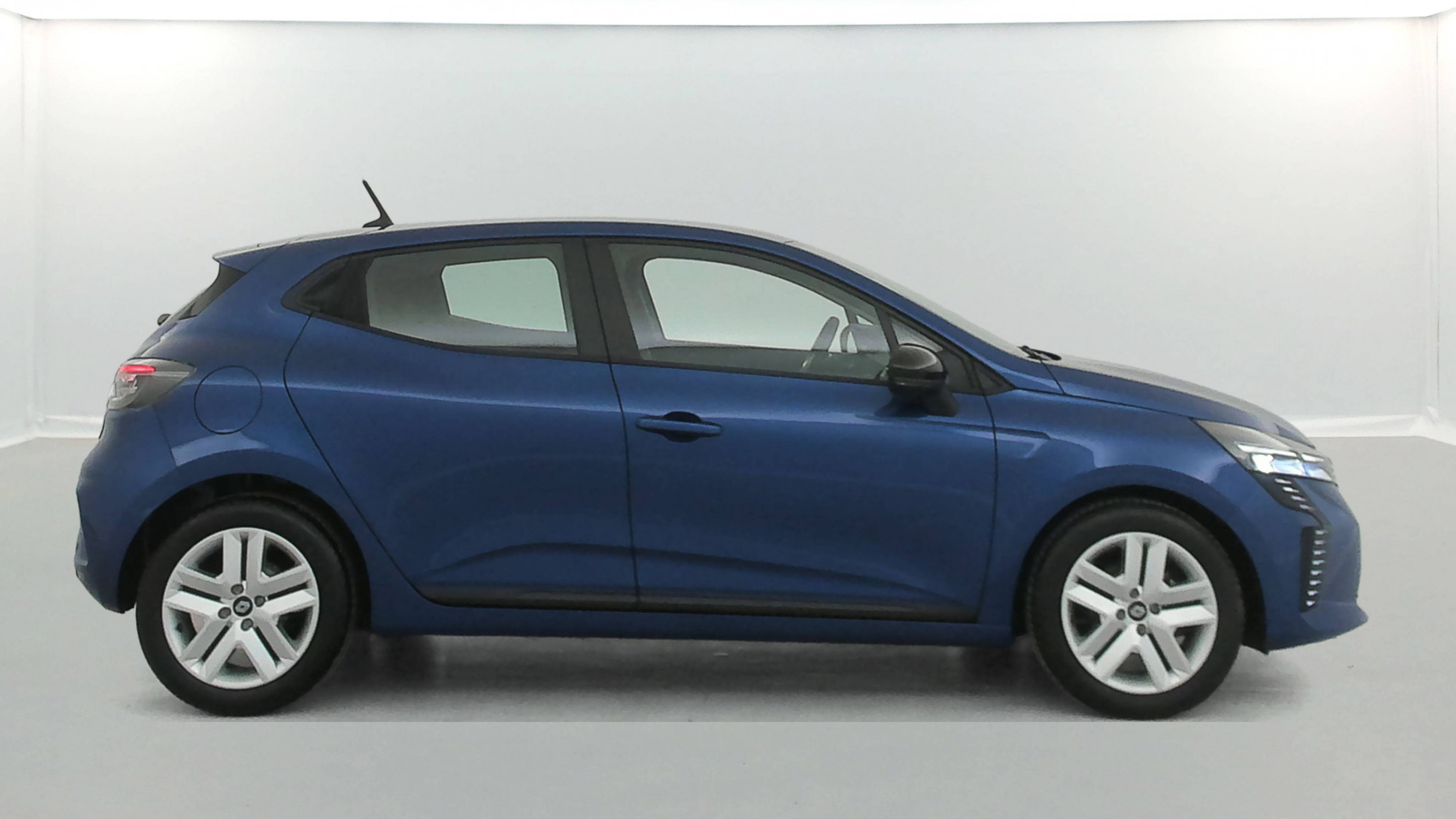 Vente en ligne Renault Clio 5 Clio TCe 90 au prix de 15 990 €