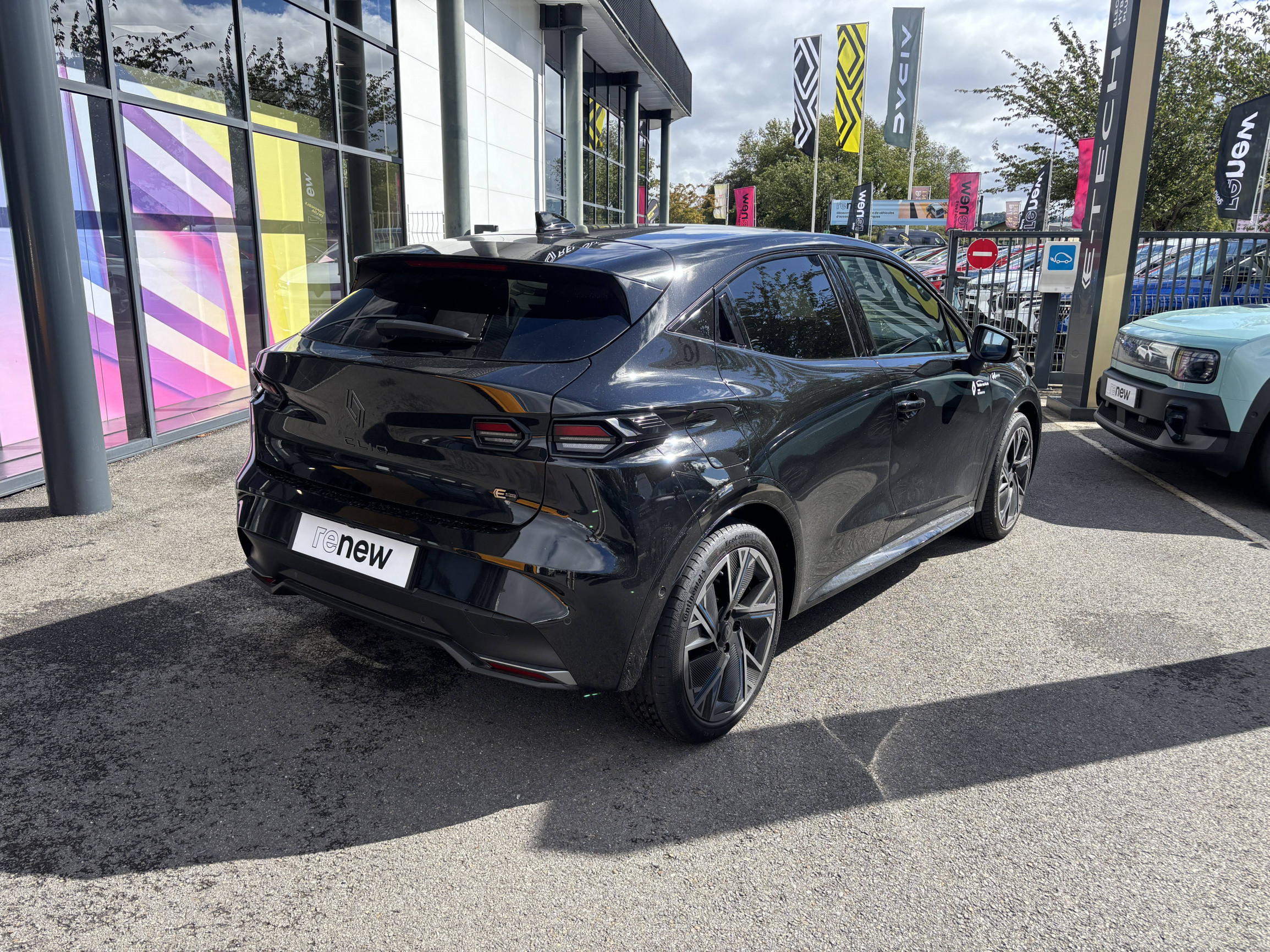 Vente en ligne Renault Clio 6 Clio E-Tech full hybrid 160 ch au prix de 29 490 €