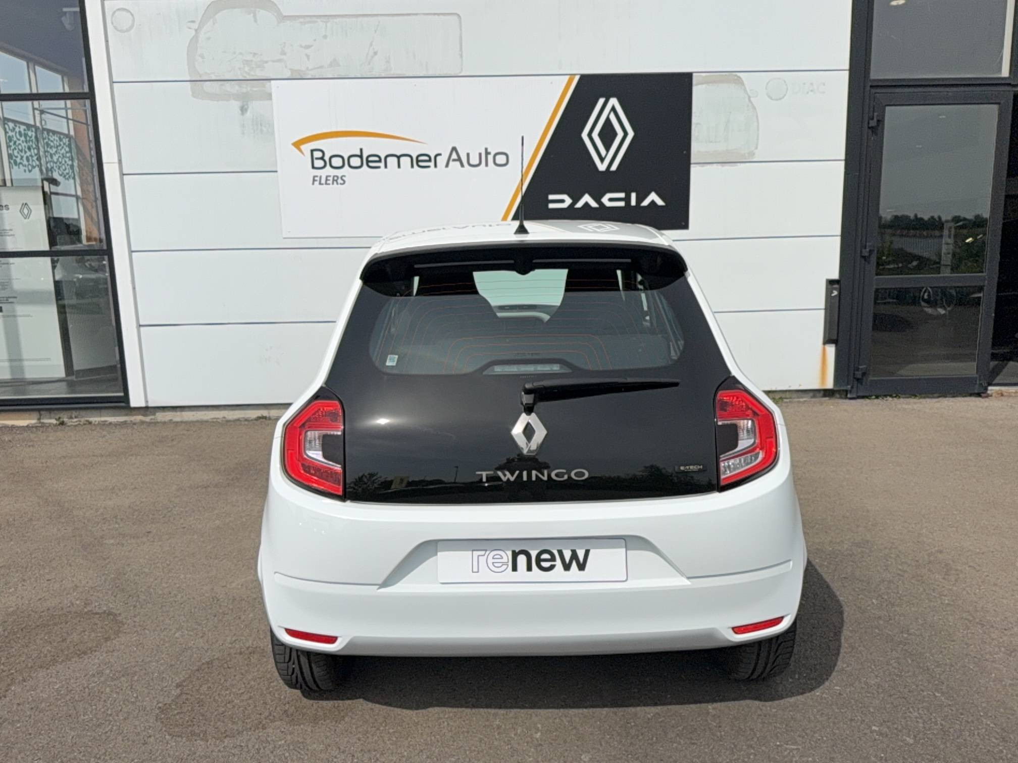 Vente en ligne Renault Twingo Electrique Twingo III E-Tech au prix de 10 990 €