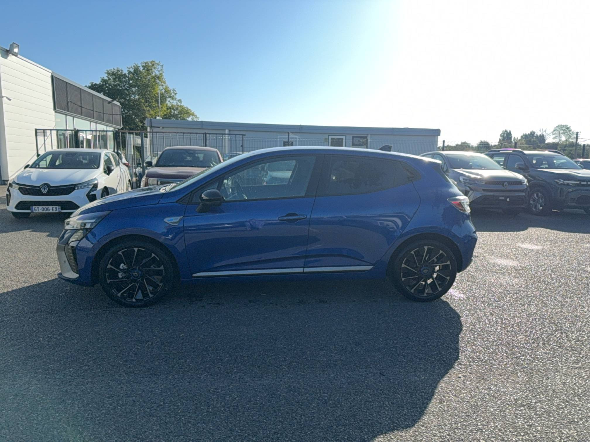 Vente en ligne Renault Clio 5 Clio E-Tech full hybrid 145 au prix de 22 490 €