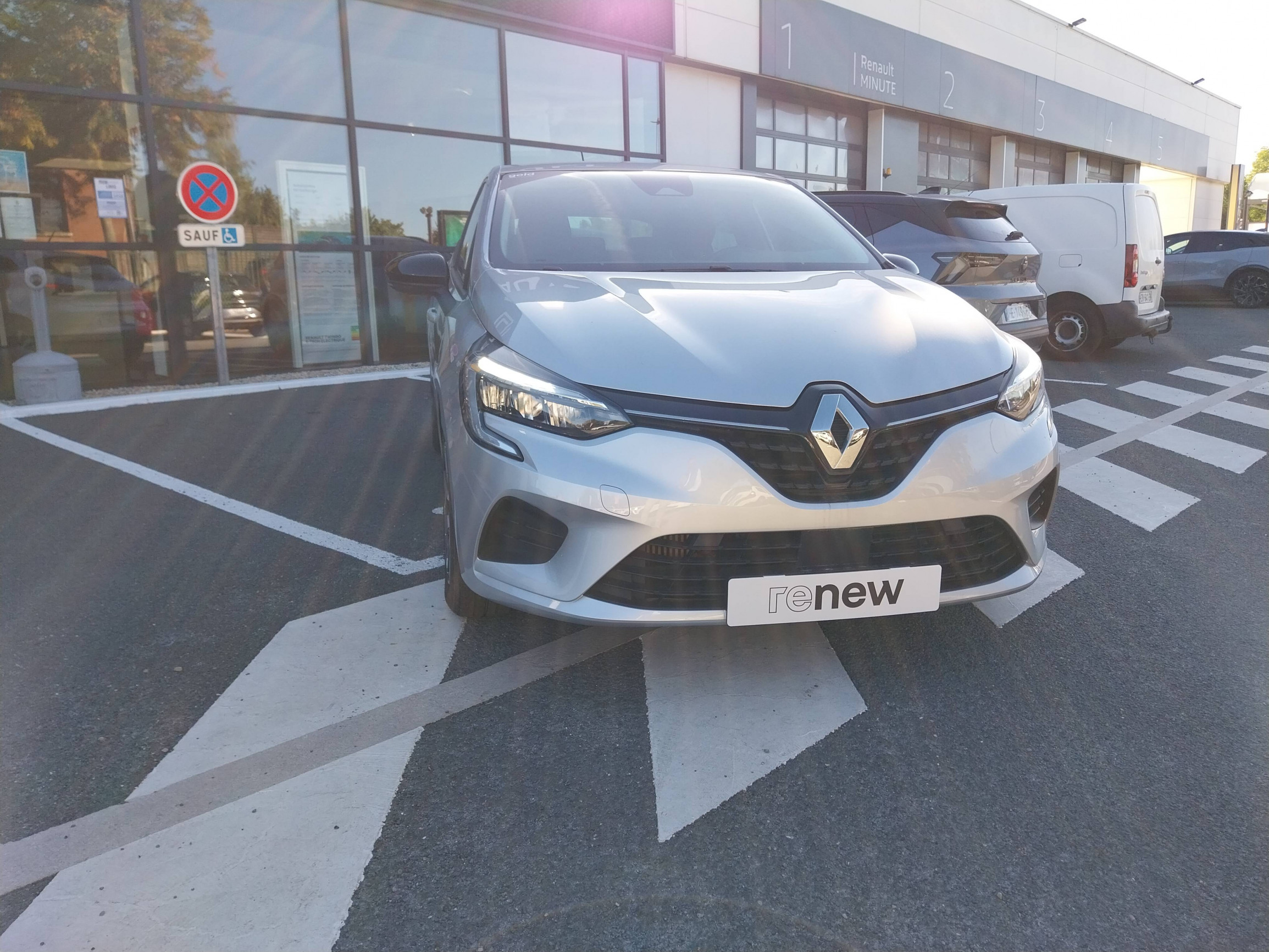 Vente en ligne Renault Clio 5 Clio TCe 90 au prix de 13 300 €