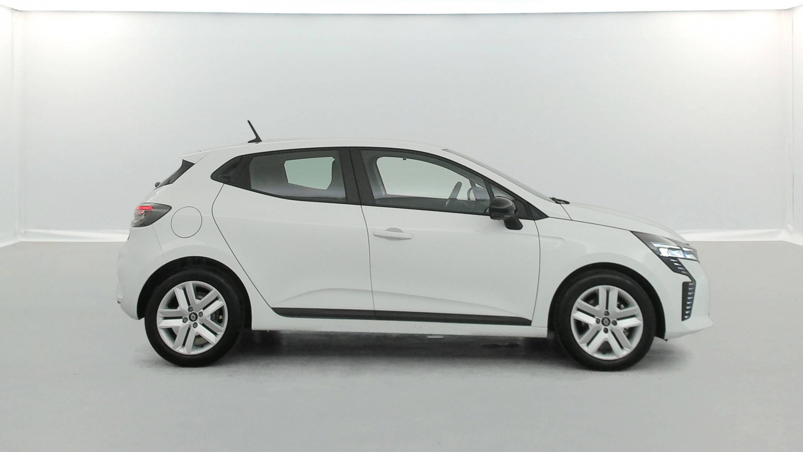 Vente en ligne Renault Clio 5 Clio Blue dCi 100 ch GSR2 au prix de 18 791 €