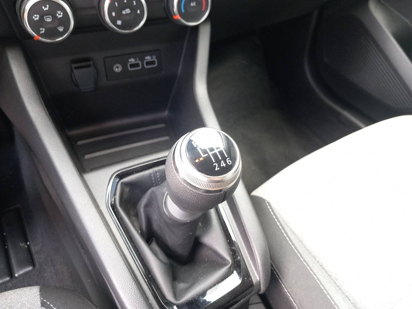 Vente en ligne Renault Clio 5 Clio TCe 100 GPL au prix de 14 990 €
