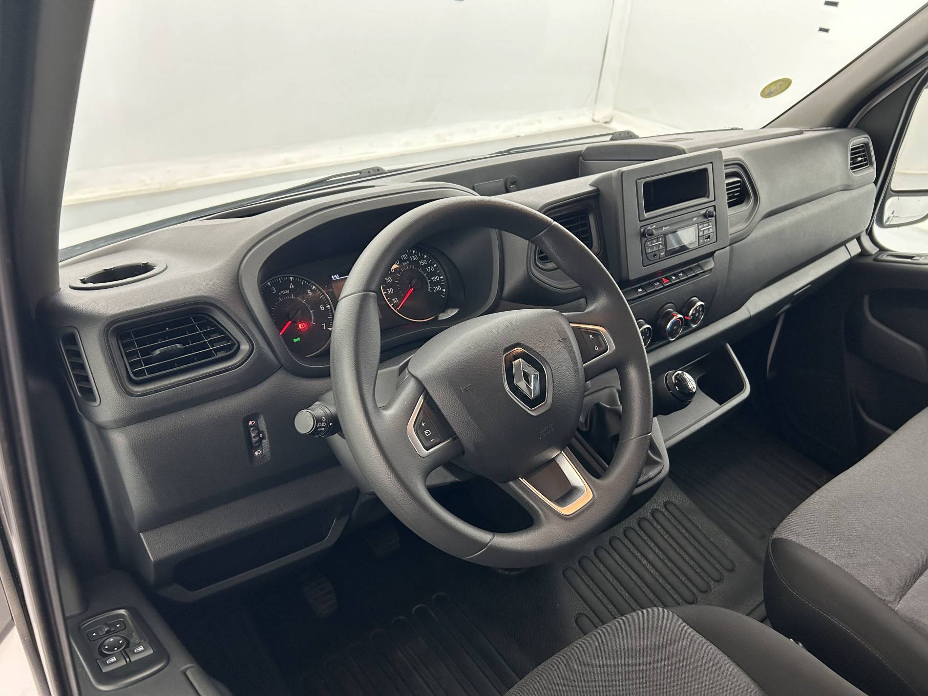 Vente en ligne Renault Master Fourgon MASTER FGN TRAC F3500 L2H2 BLUE DCI 135 au prix de 23 990 €