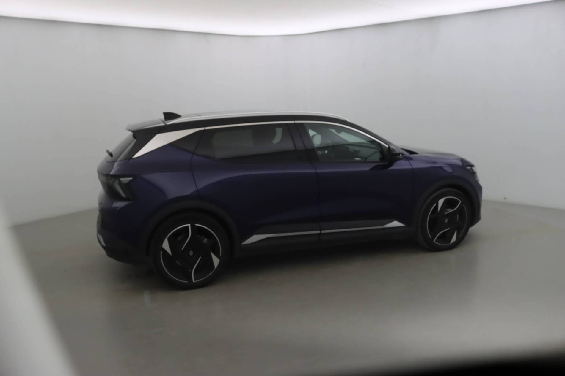 Vente en ligne Renault Scenic E-Tech Scenic E-Tech électrique 220 ch grande autonomie au prix de 39 890 €