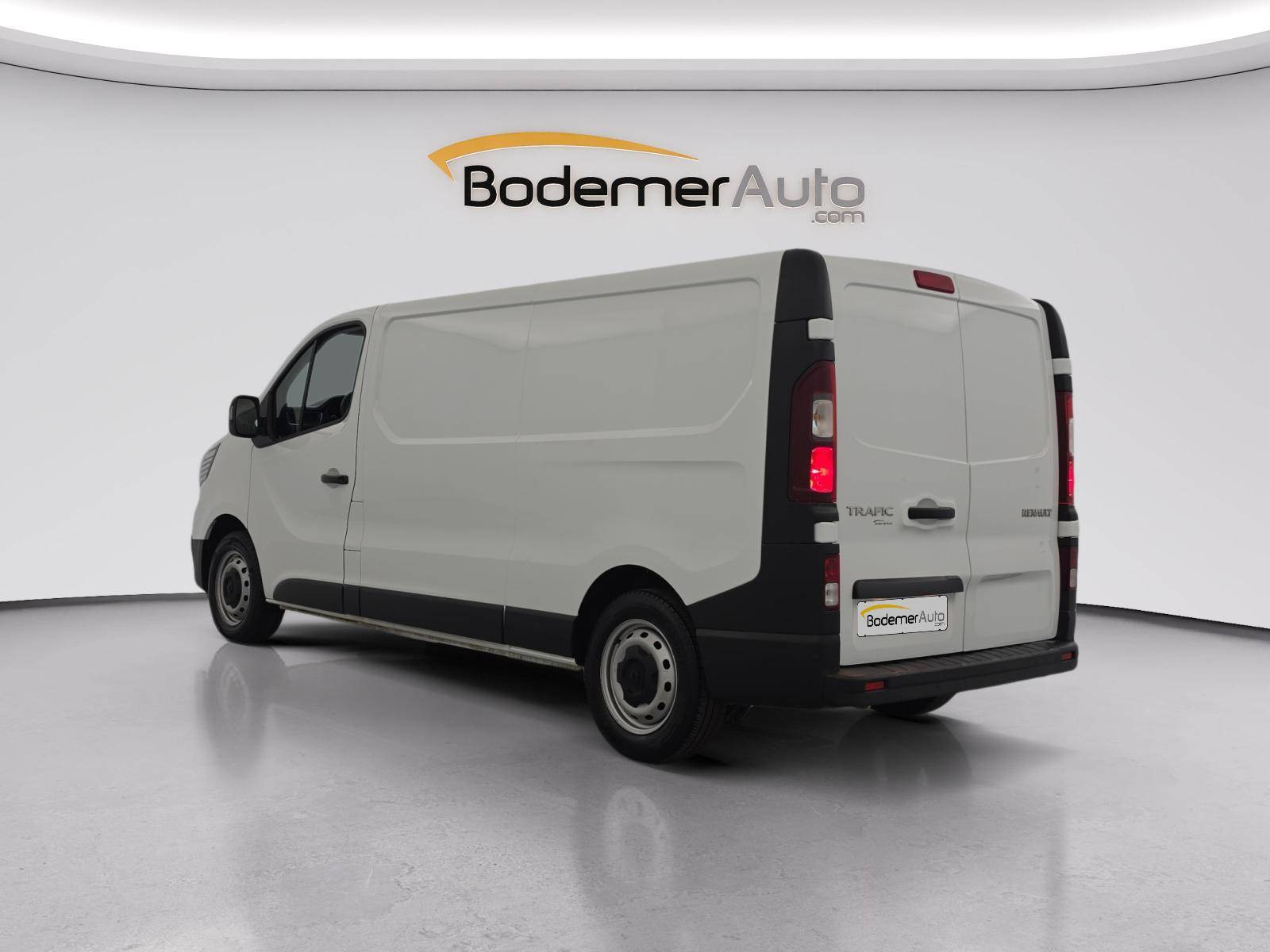 Vente en ligne Renault Trafic 3 Fourgon TRAFIC FGN L2H1 3000 KG BLUE DCI 130 au prix de 21 990 €