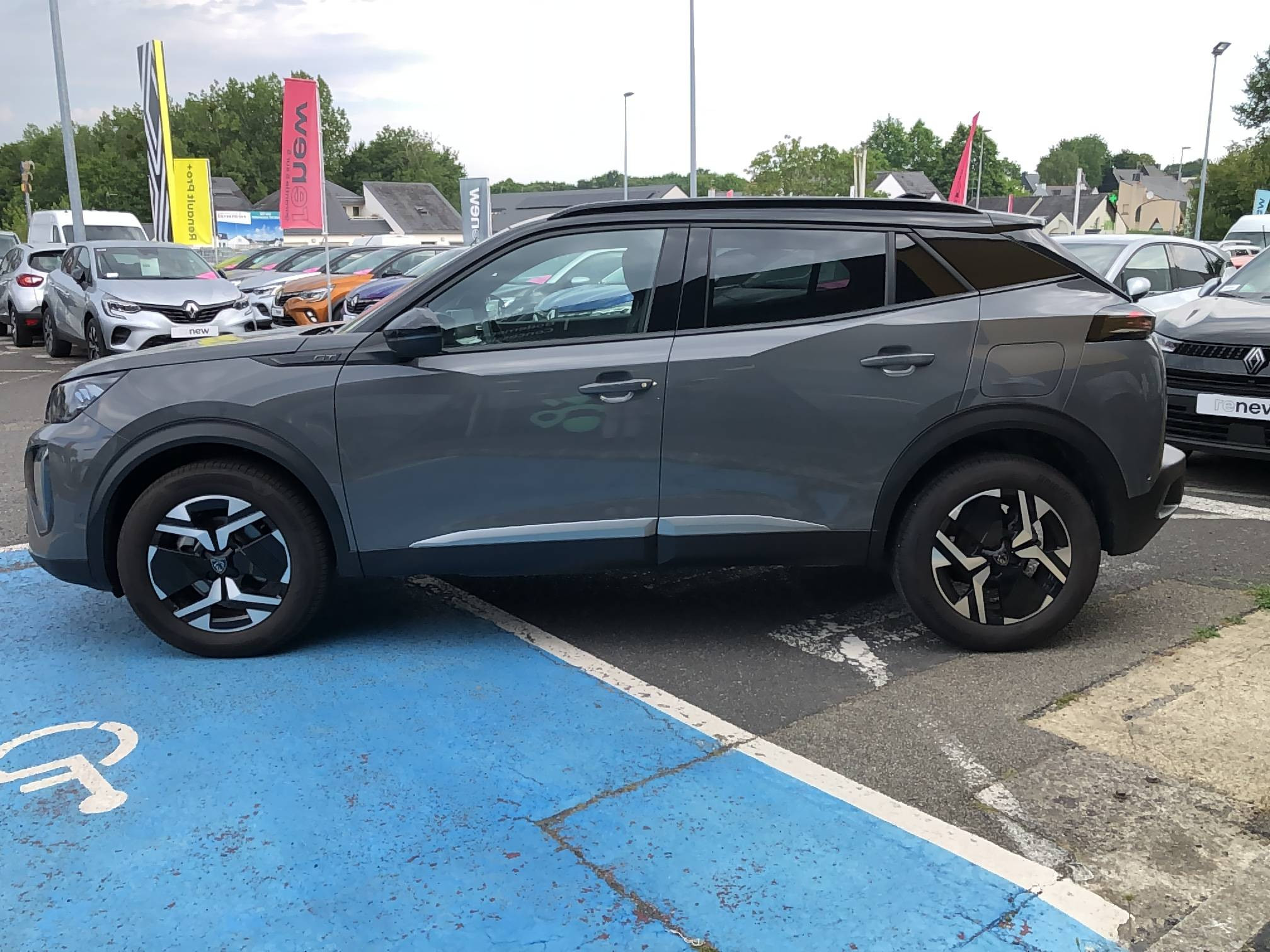 Vente en ligne Peugeot 2008  Hybrid 145 e-DCS6 au prix de 27 770 €
