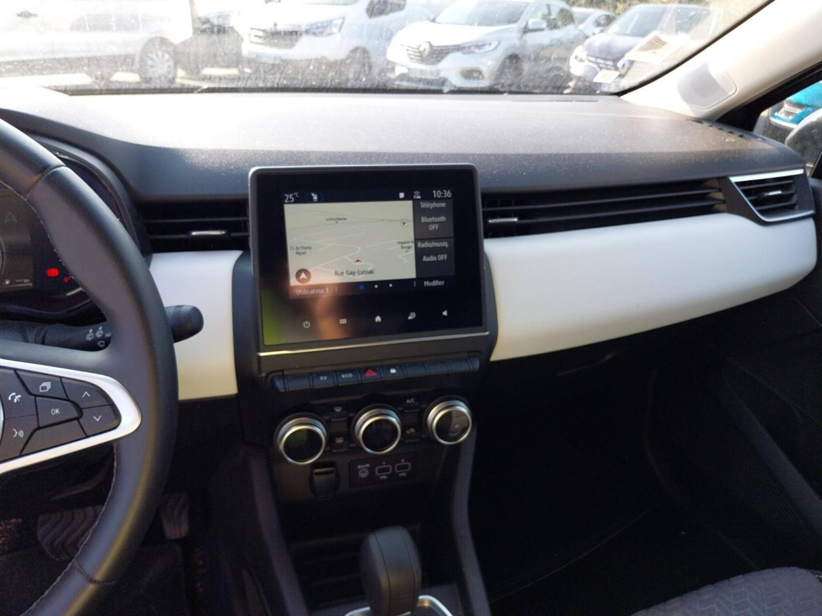Vente en ligne Renault Clio 5 Clio E-Tech full hybrid 145 au prix de 17 490 €