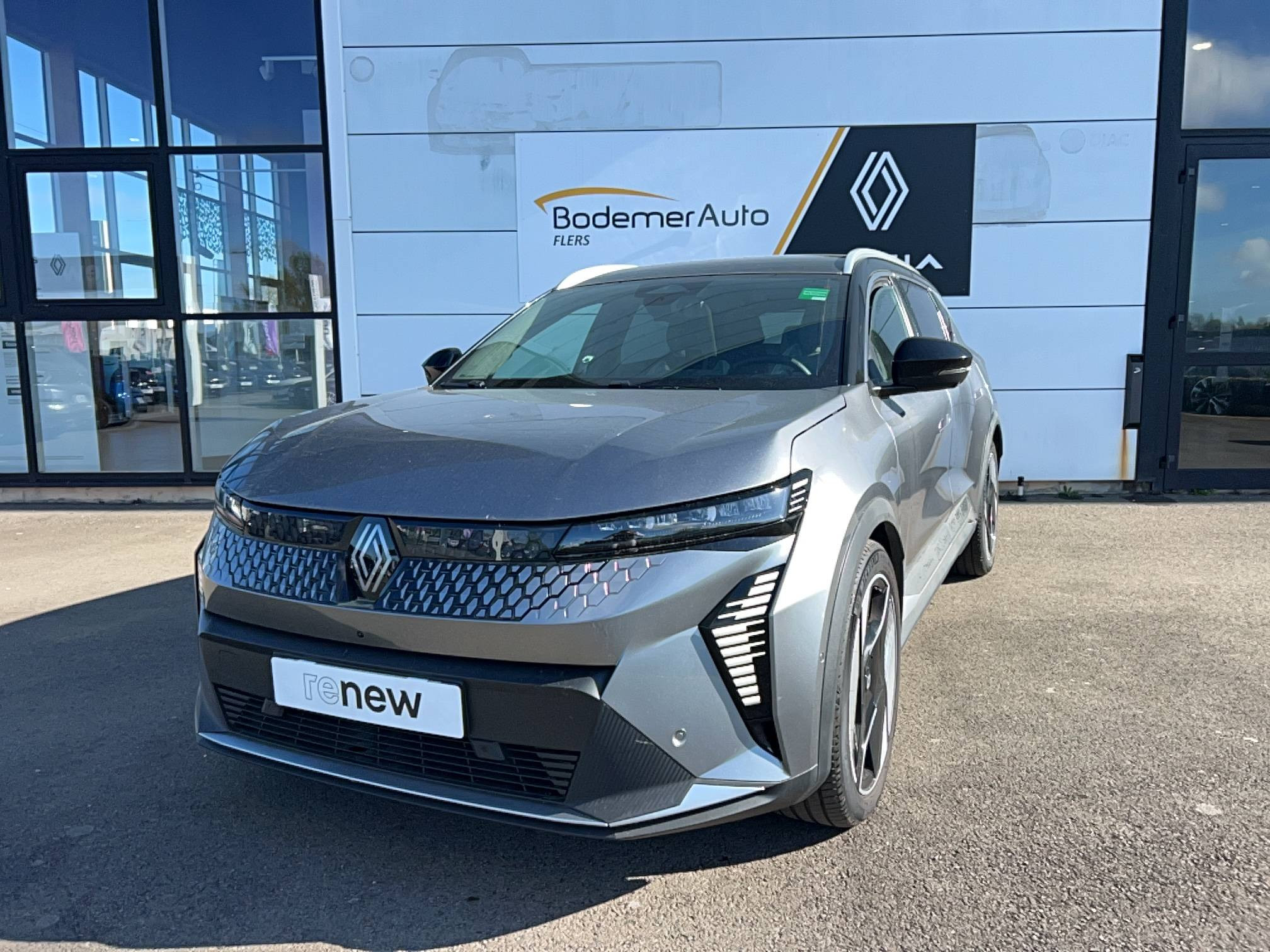 Vente en ligne Renault Scenic E-Tech  220 ch grande autonomie au prix de 37 990 €