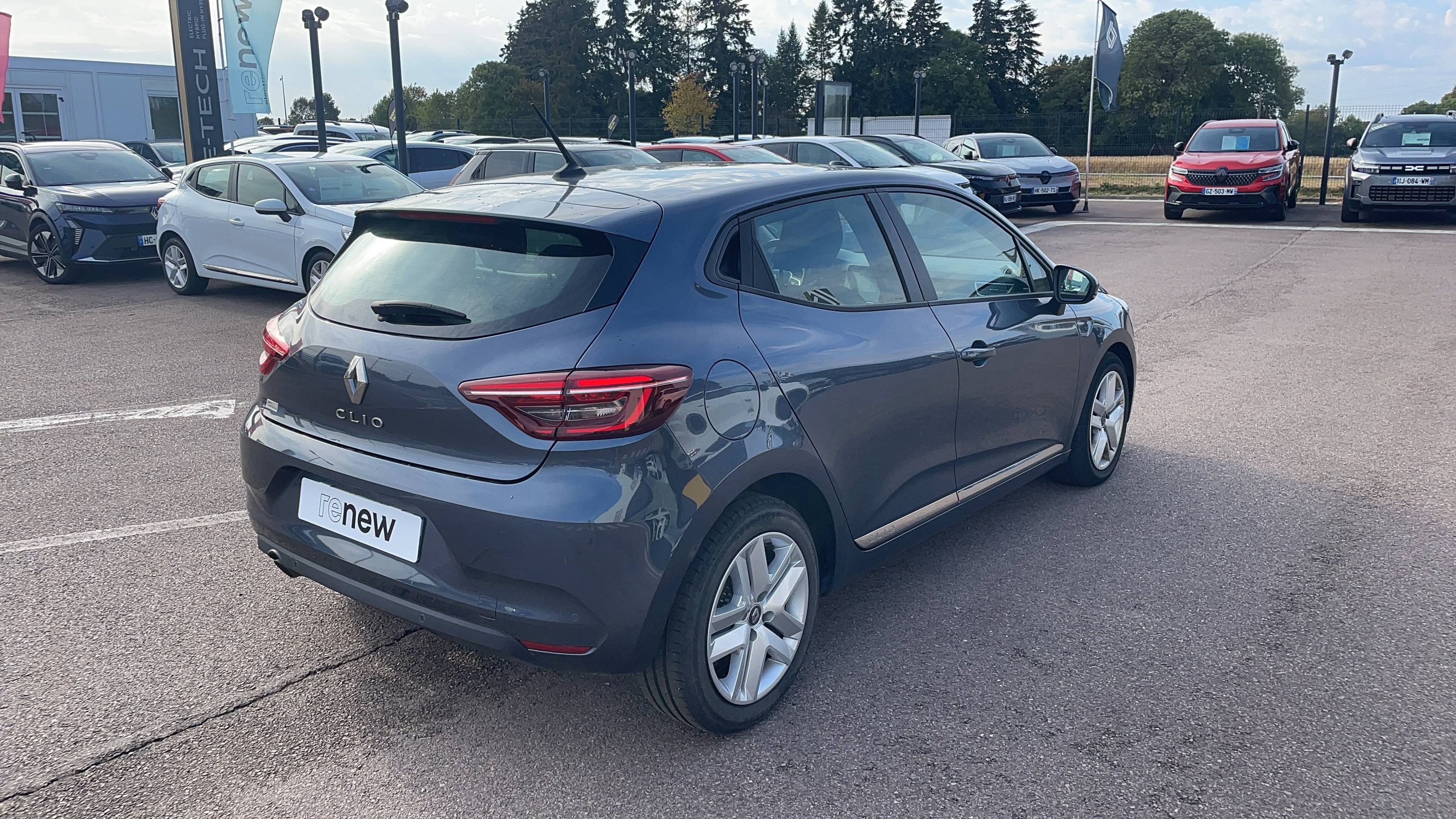 Vente en ligne Renault Clio 5 Clio TCe 100 GPL - 21N au prix de 13 990 €