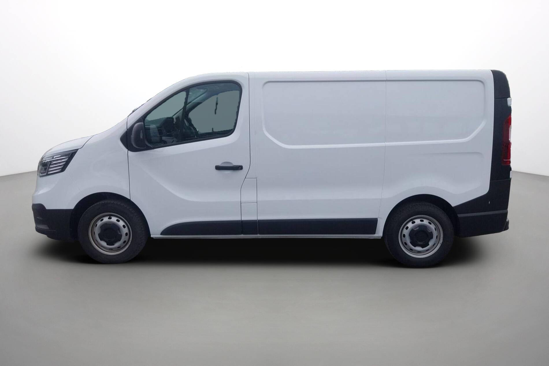 Vente en ligne Renault Trafic 3 Fourgon TRAFIC FG BLUE DCI 130 L1H1 3T GSR2 au prix de 24 500 €