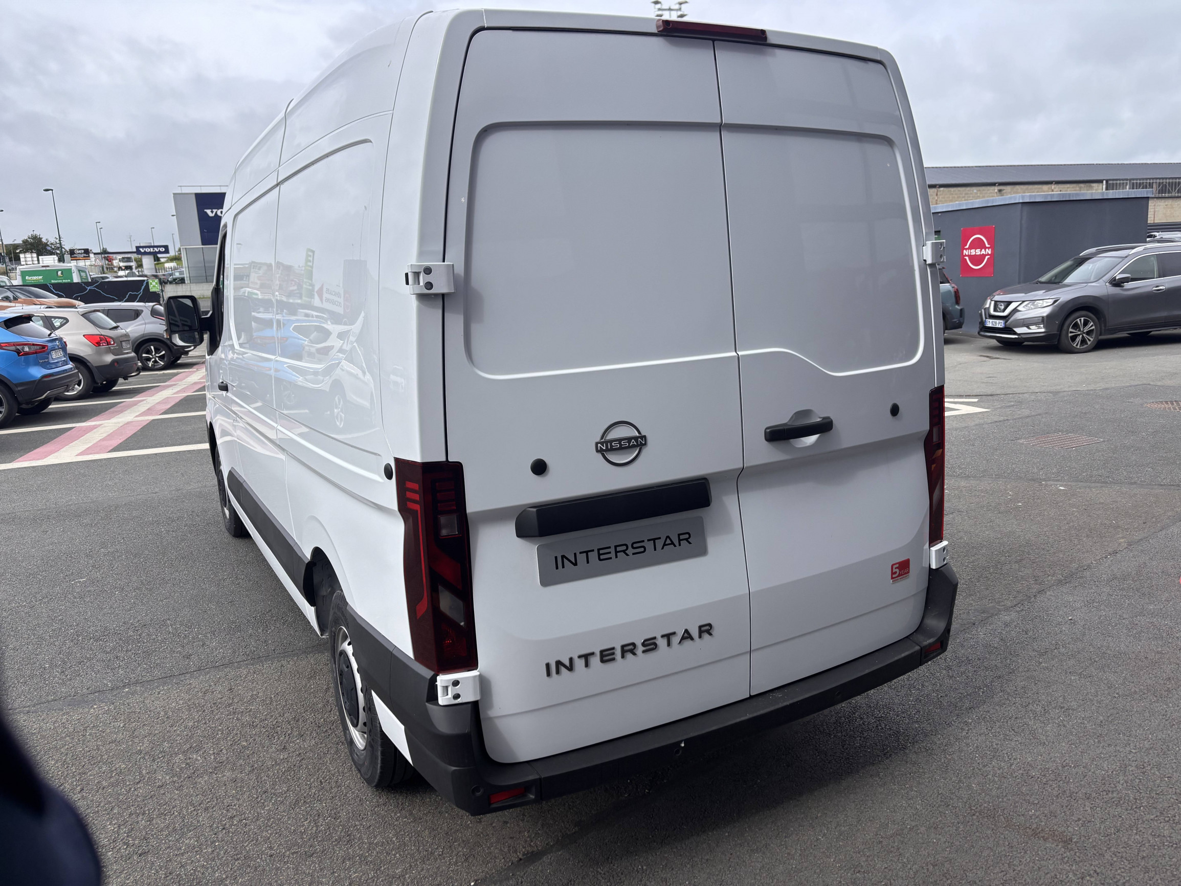 Vente en ligne Nissan Interstar  3T3 L2H2 2.0 DCI 130 au prix de 46 740 €