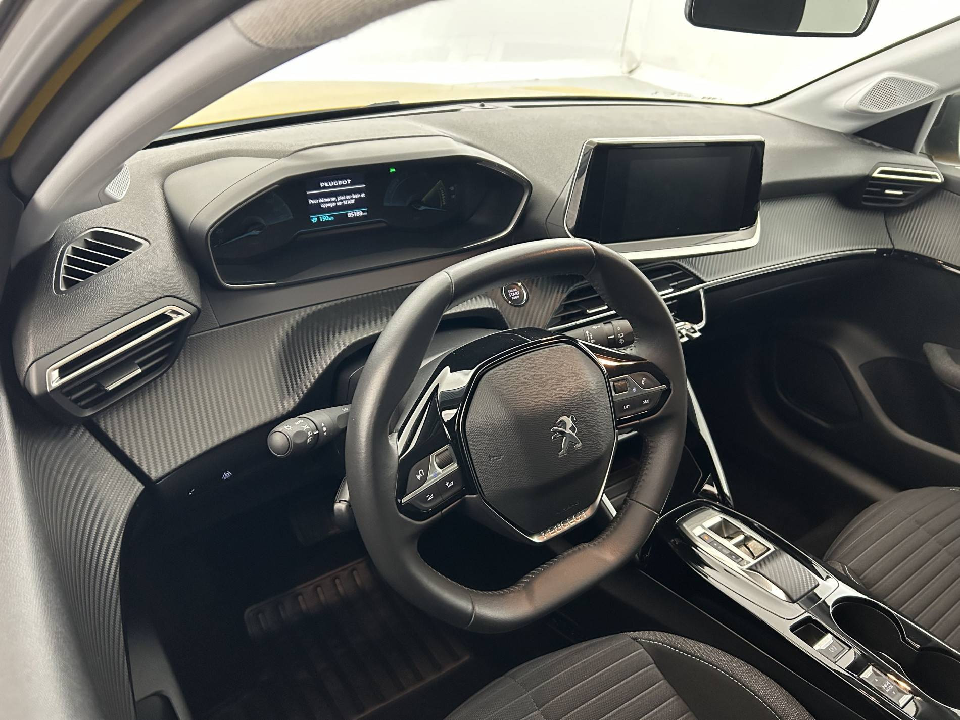 Vente en ligne Peugeot E-208  50 kWh 136ch au prix de 12 970 €