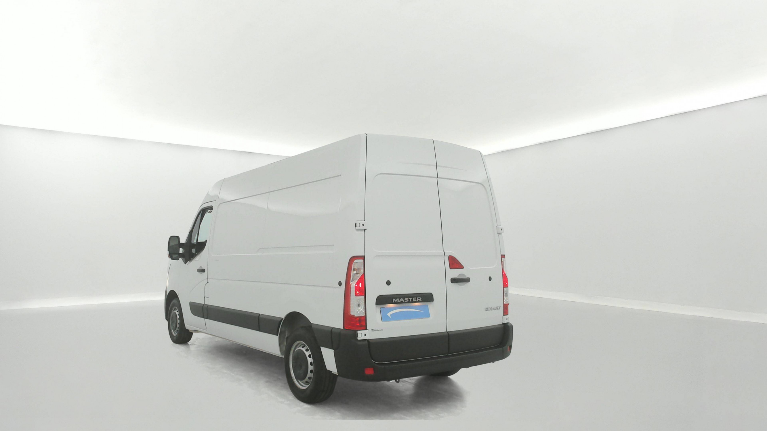 Vente en ligne Renault Master Fourgon MASTER FGN TRAC F3500 L2H2 BLUE DCI 135 au prix de 25 990 €
