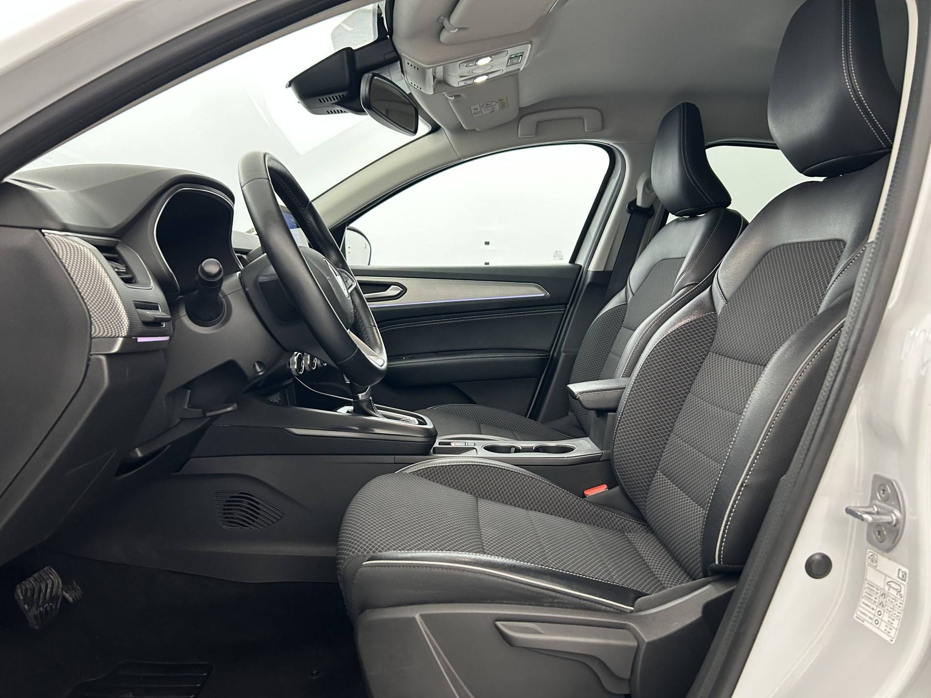 Vente en ligne Renault Arkana  E-Tech hybride 145 - 22 au prix de 21 890 €