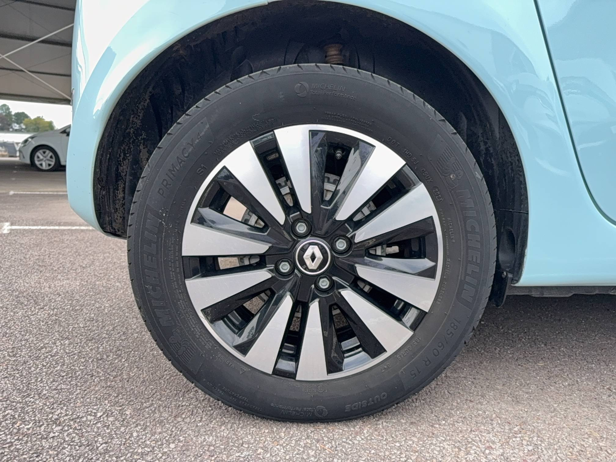 Vente en ligne Renault Twingo Electrique Twingo III E-Tech au prix de 12 490 €