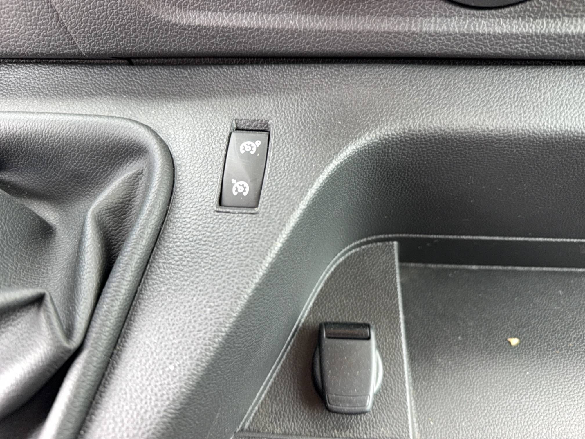 Vente en ligne Renault Master Fourgon MASTER FGN TRAC F3500 L3H3 BLUE DCI 135 au prix de 23 990 €