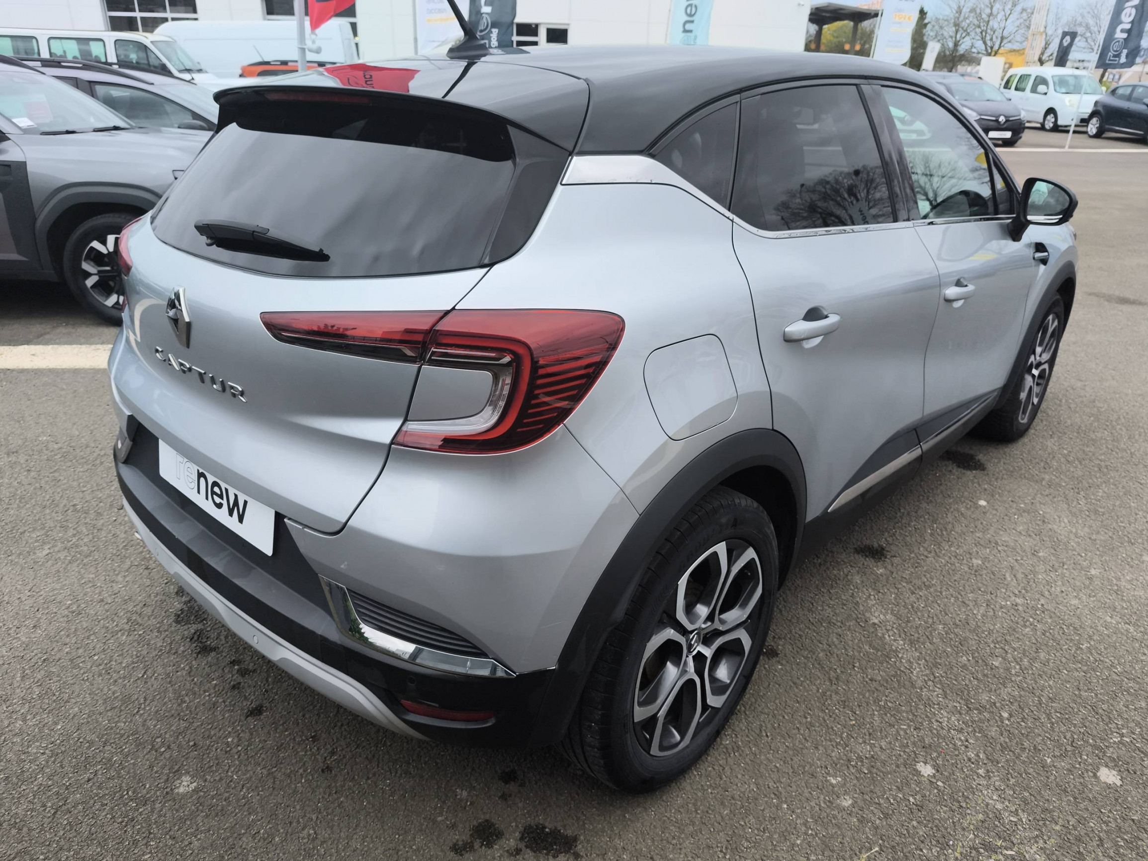 Vente en ligne Renault Captur  TCe 130 EDC FAP au prix de 17 490 €