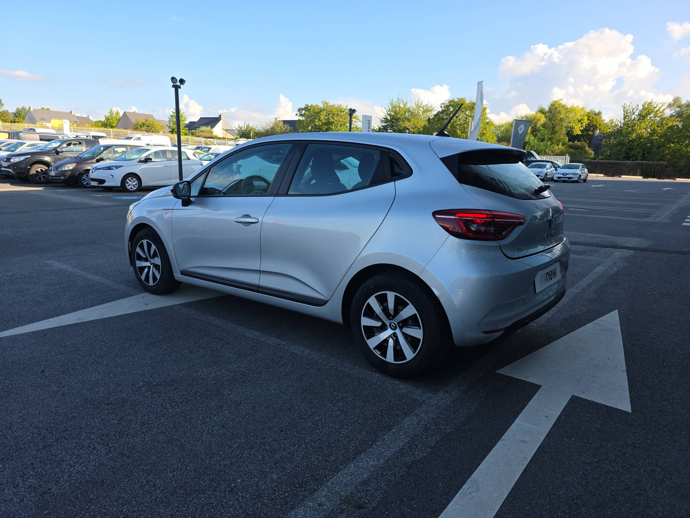 Vente en ligne Renault Clio 5 Clio TCe 90 au prix de 13 490 €