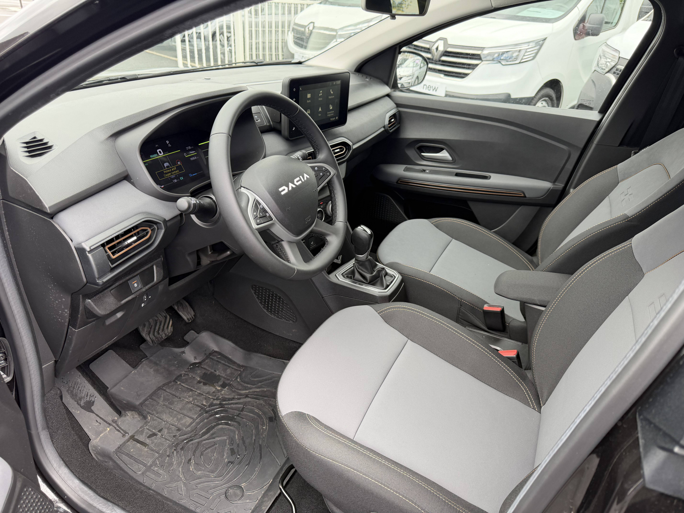 Vente en ligne Dacia Jogger  Hybrid 140 7 places GSR2 au prix de 25 990 €