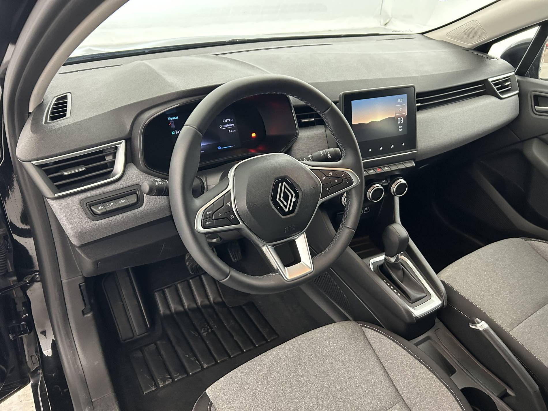Vente en ligne Renault Clio 5 Clio E-Tech full hybrid 145 au prix de 18 500 €