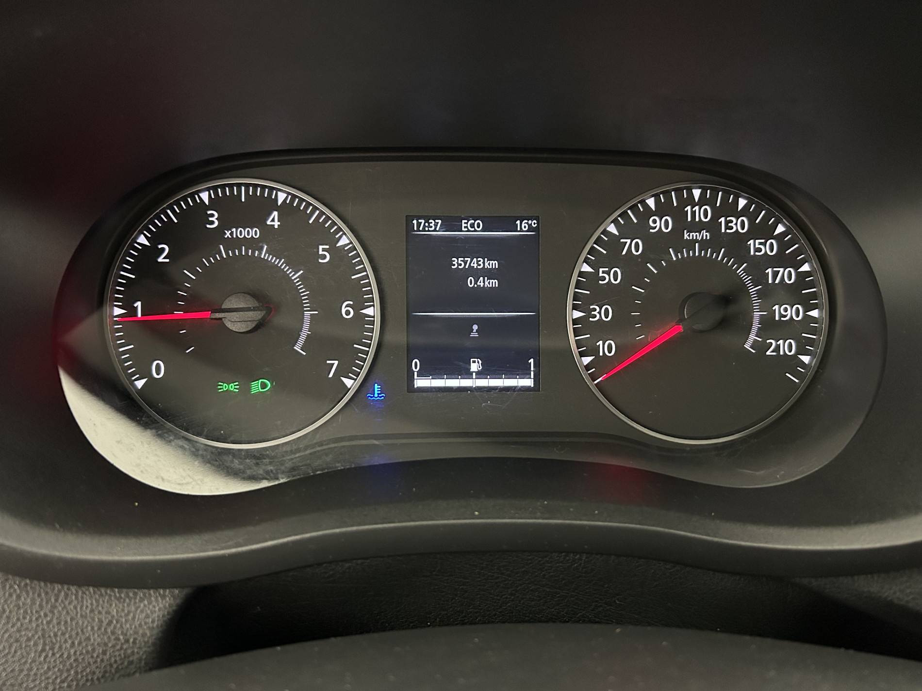 Vente en ligne Renault Master Fourgon MASTER CA TRAC F3500 L2H2 BLUE DCI 135 au prix de 26 490 €