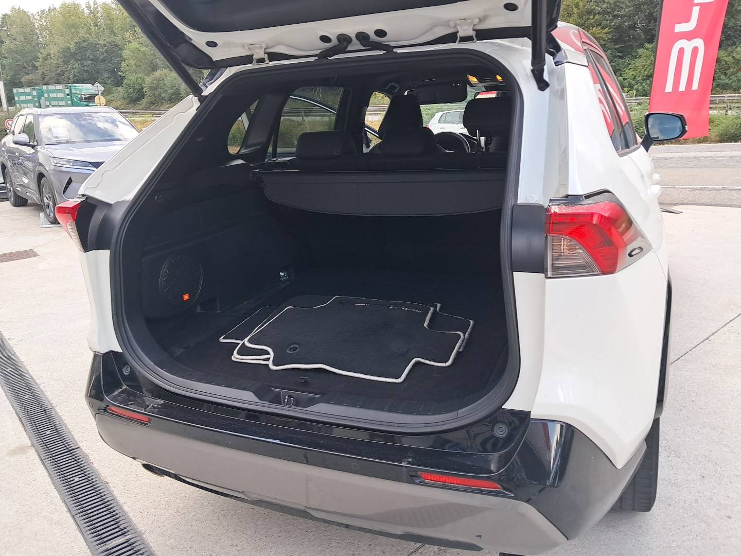 Vente en ligne Toyota RAV4 RAV4 Hybride 222 ch AWD-i au prix de 36 990 €
