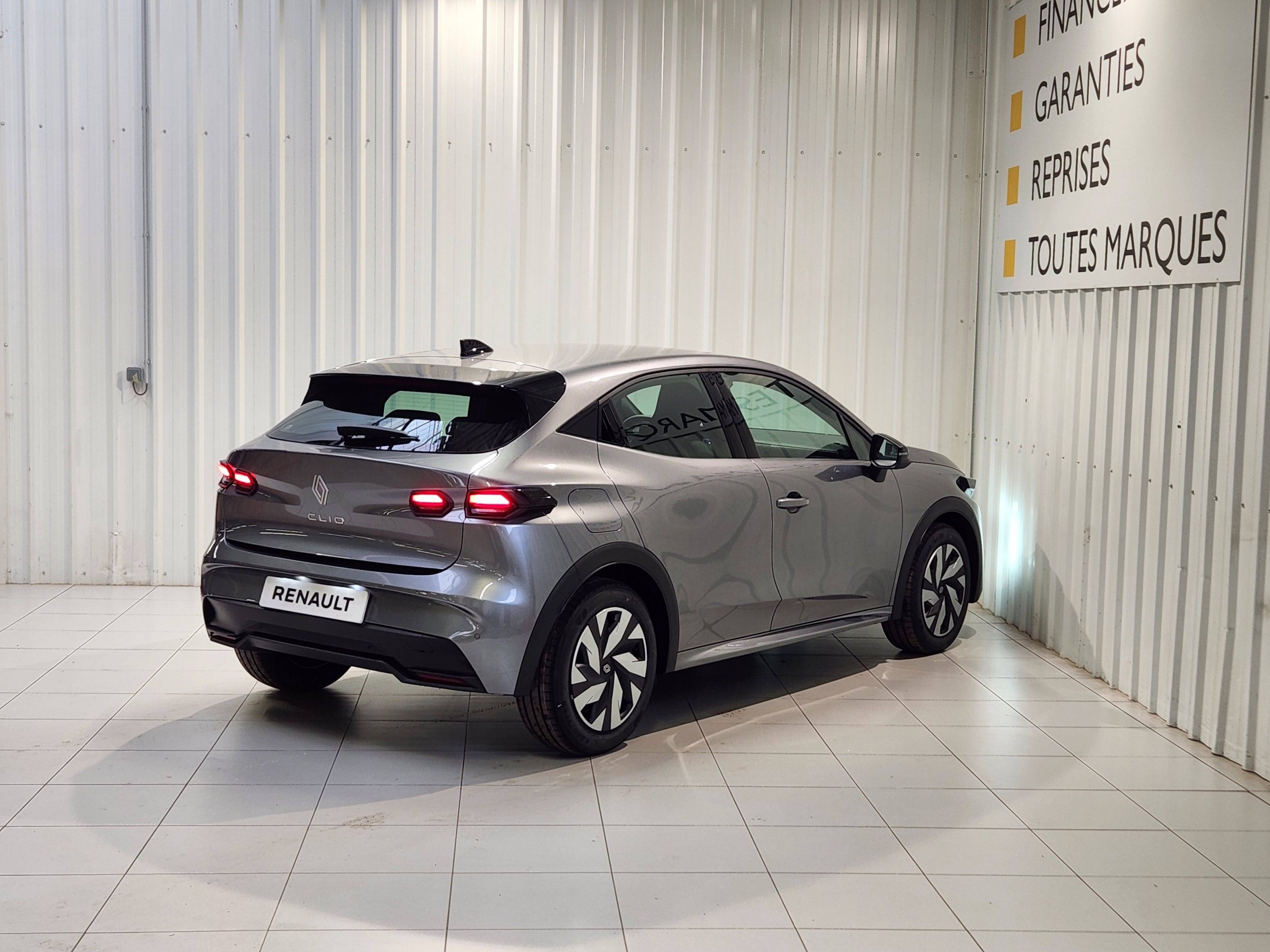 Vente en ligne Renault Clio 6 Clio TCe 115 ch au prix de 19 690 €