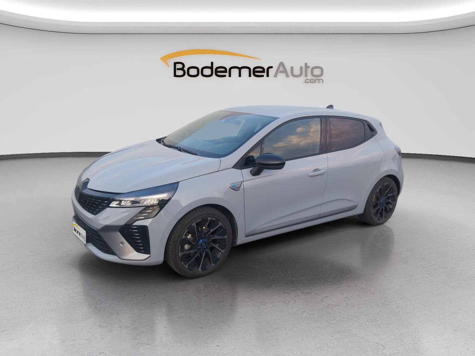 Renault Clio 5 Clio E-Tech full hybrid 145 occasion de 2023 en vente à Concarneau