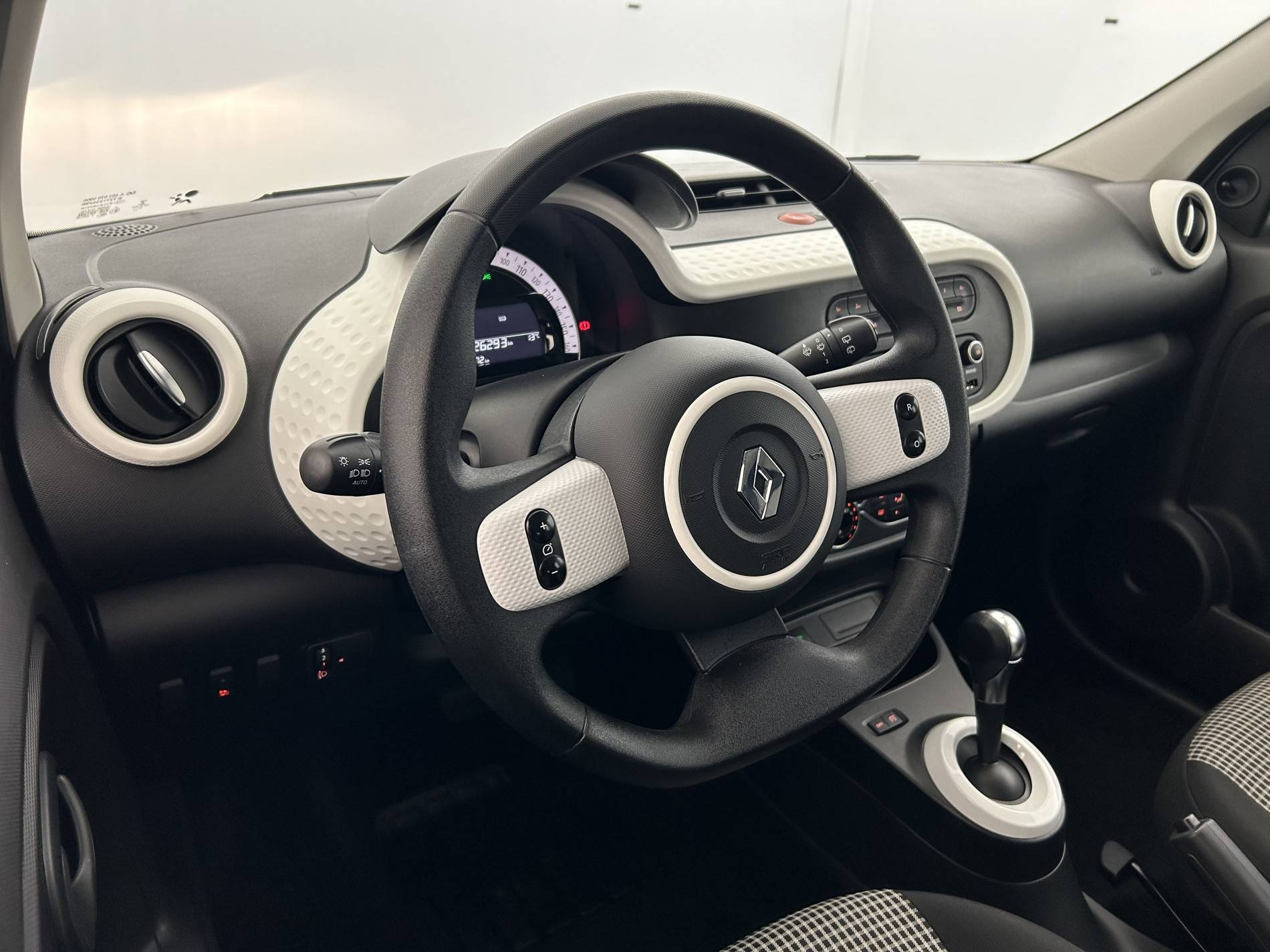 Vente en ligne Renault Twingo Electrique Twingo III E-Tech au prix de 10 600 €