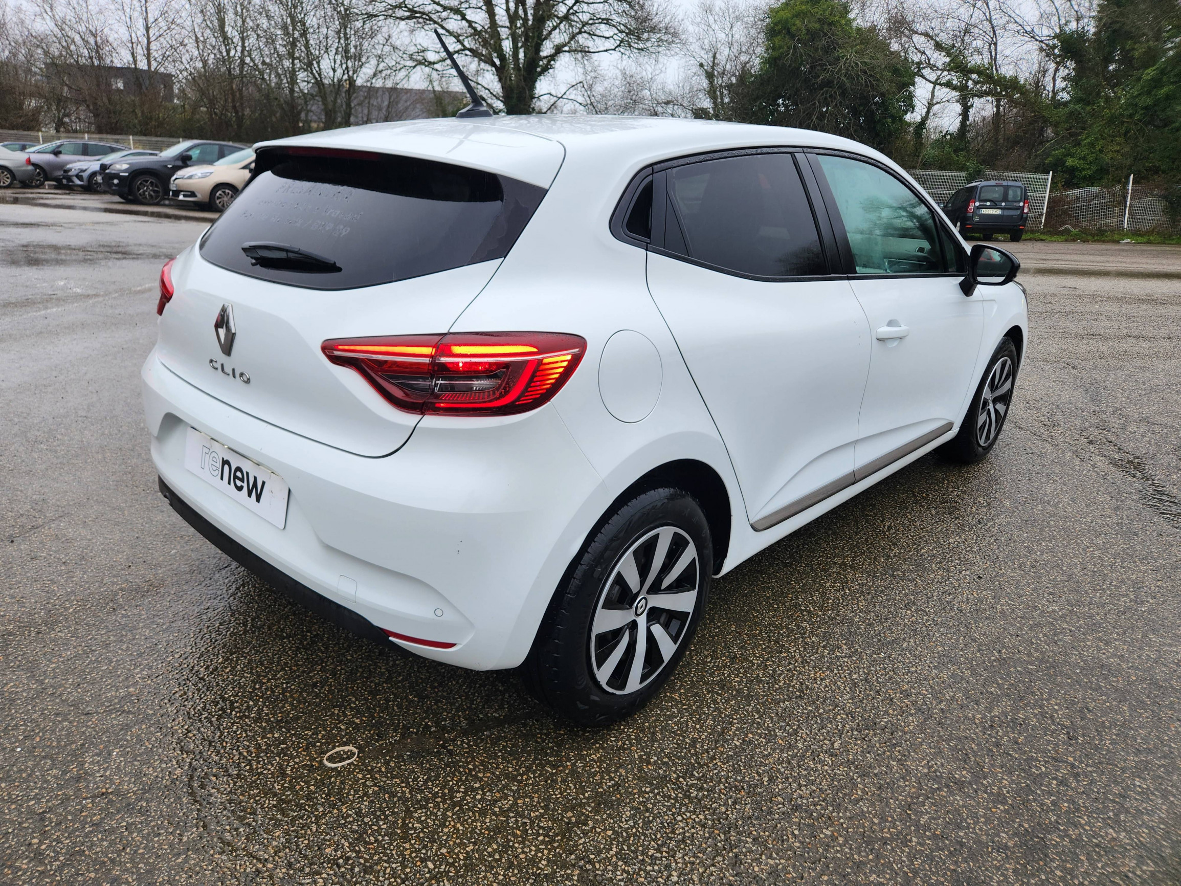 Vente en ligne Renault Clio 5 Clio TCe 90 au prix de 14 999 €