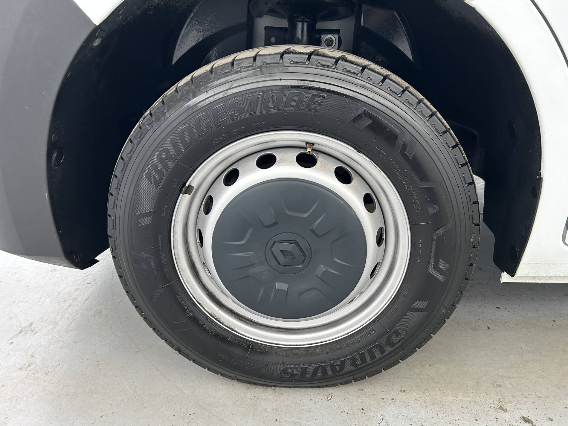 Vente en ligne Renault Master Fourgon MASTER FGN TRAC F3500 L2H2 BLUE DCI 135 au prix de 25 999 €