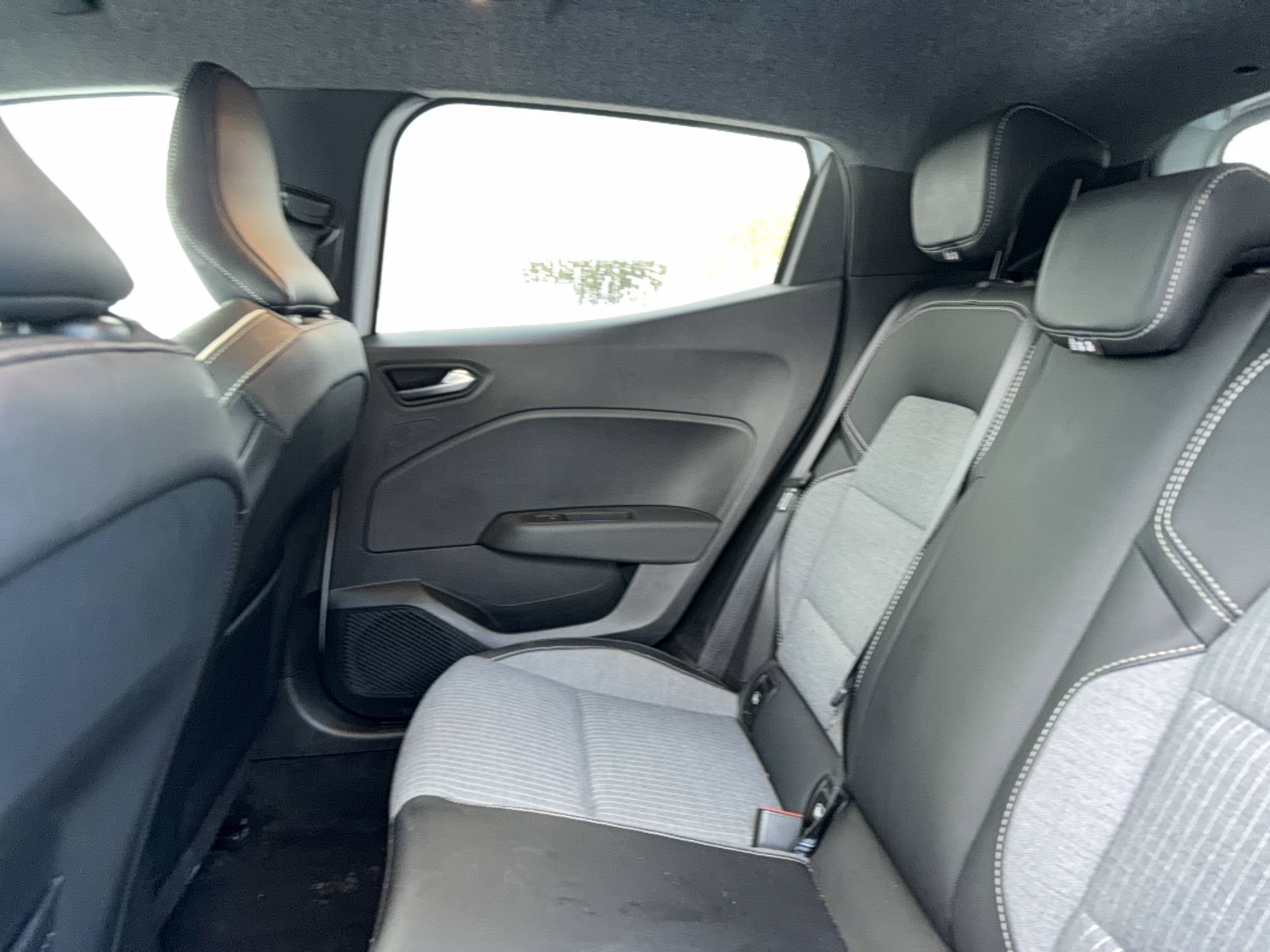 Vente en ligne Renault Clio 5 Clio TCe 90 au prix de 15 990 €
