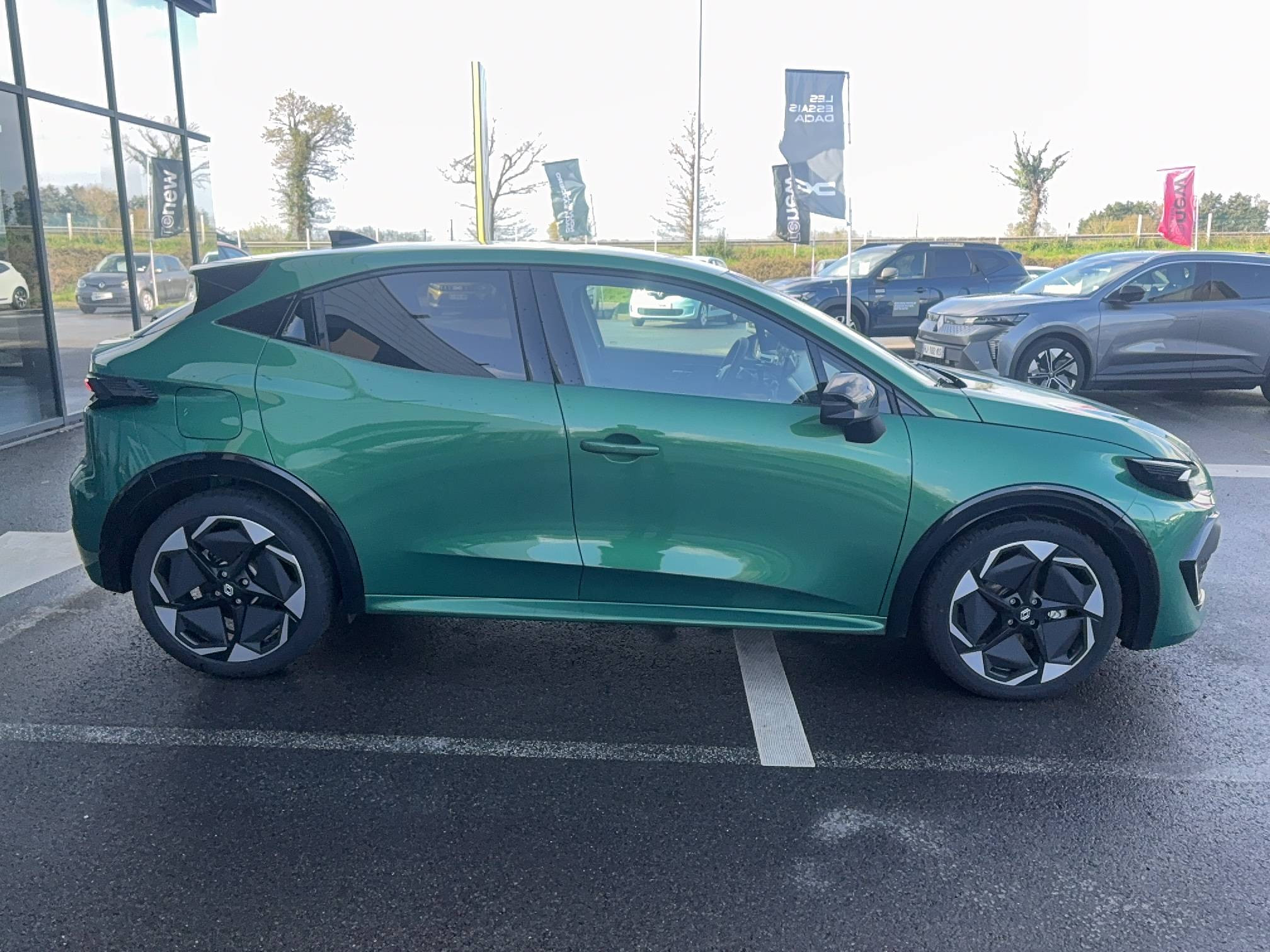 Vente en ligne Renault Clio 6 Clio E-Tech full hybrid 160 ch au prix de 25 690 €