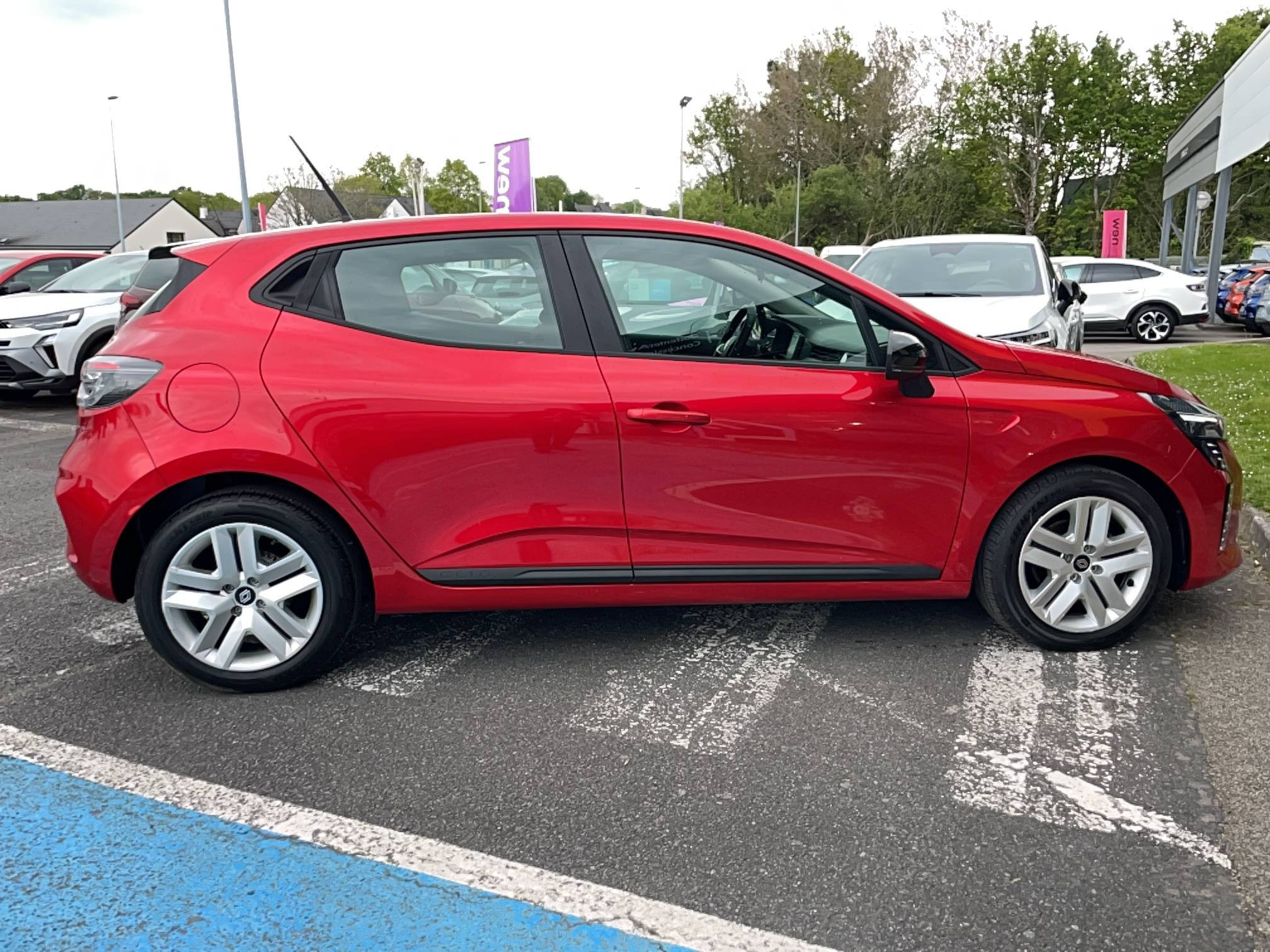 Vente en ligne Renault Clio 5 Clio TCe 90 au prix de 15 990 €