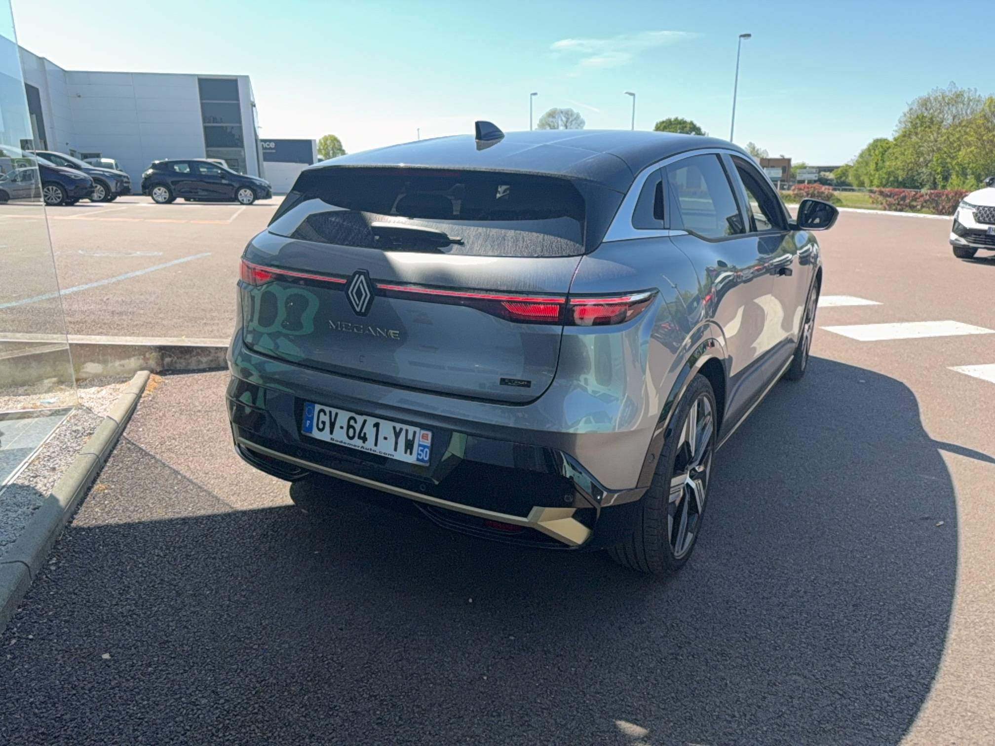 Vente en ligne Renault Megane E-Tech  EV60 220 ch super charge au prix de 28 990 €