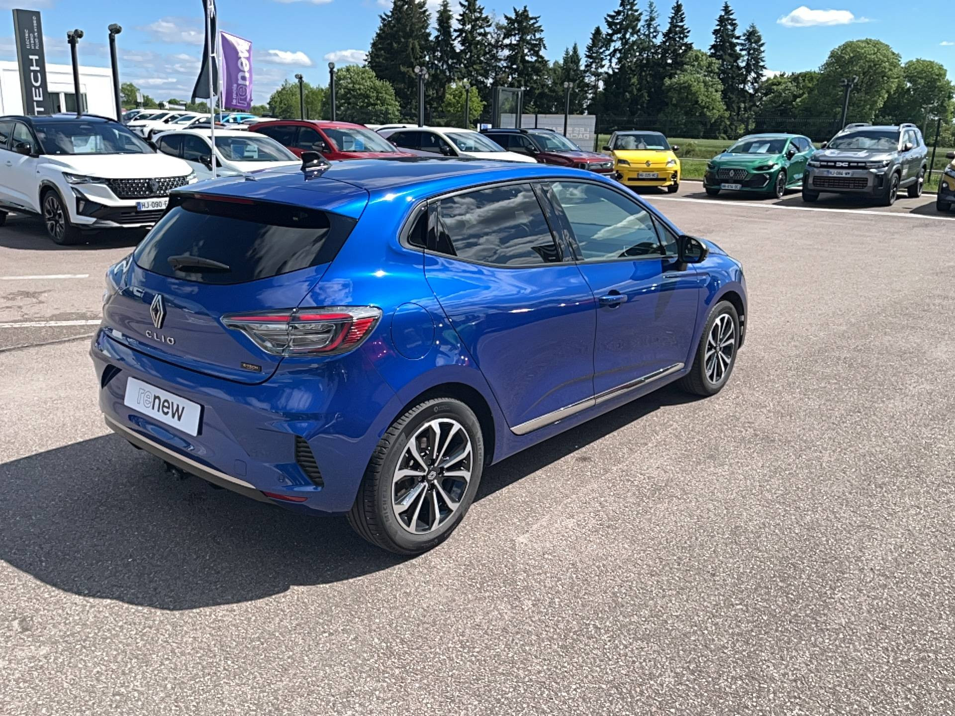 Vente en ligne Renault Clio 5 Clio E-Tech full hybrid 145 au prix de 20 791 €